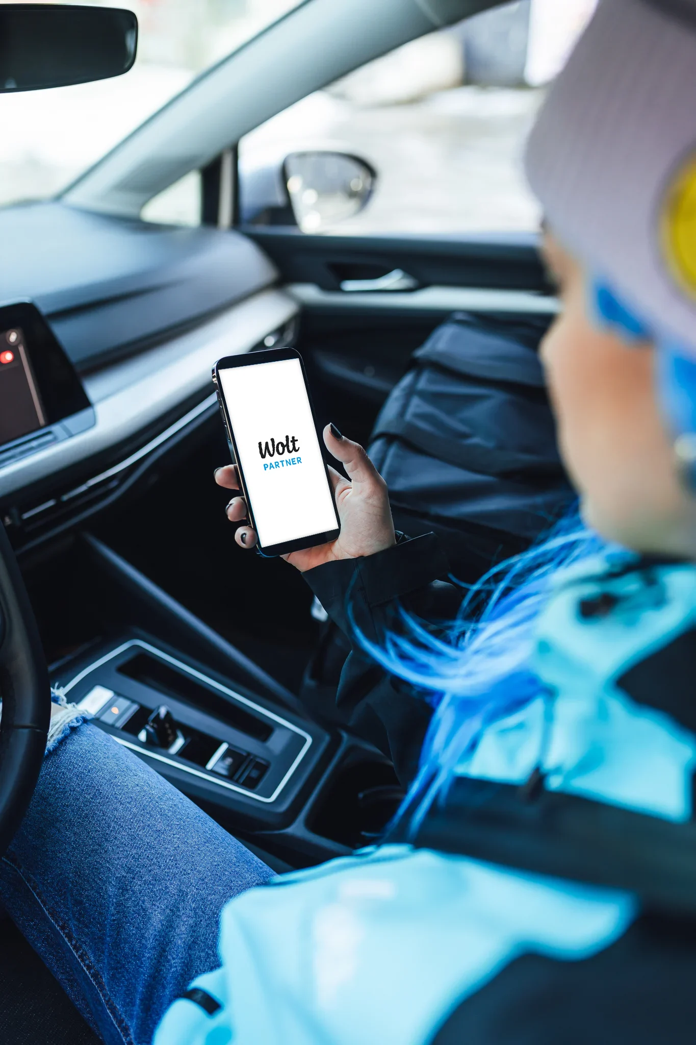 The courier partner accepts the order from the app and delivers it to the customer. 