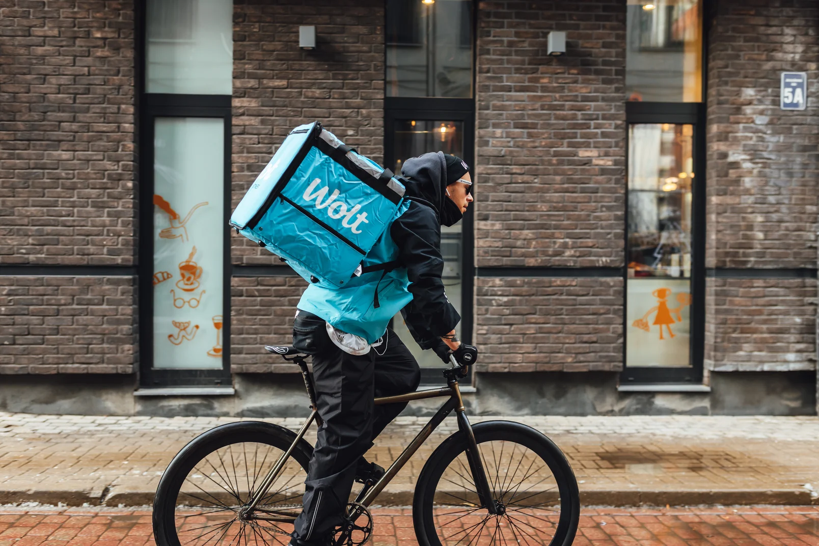 Delicious food and groceries, whatever you need. Wolt delivers in 30 minutes. 