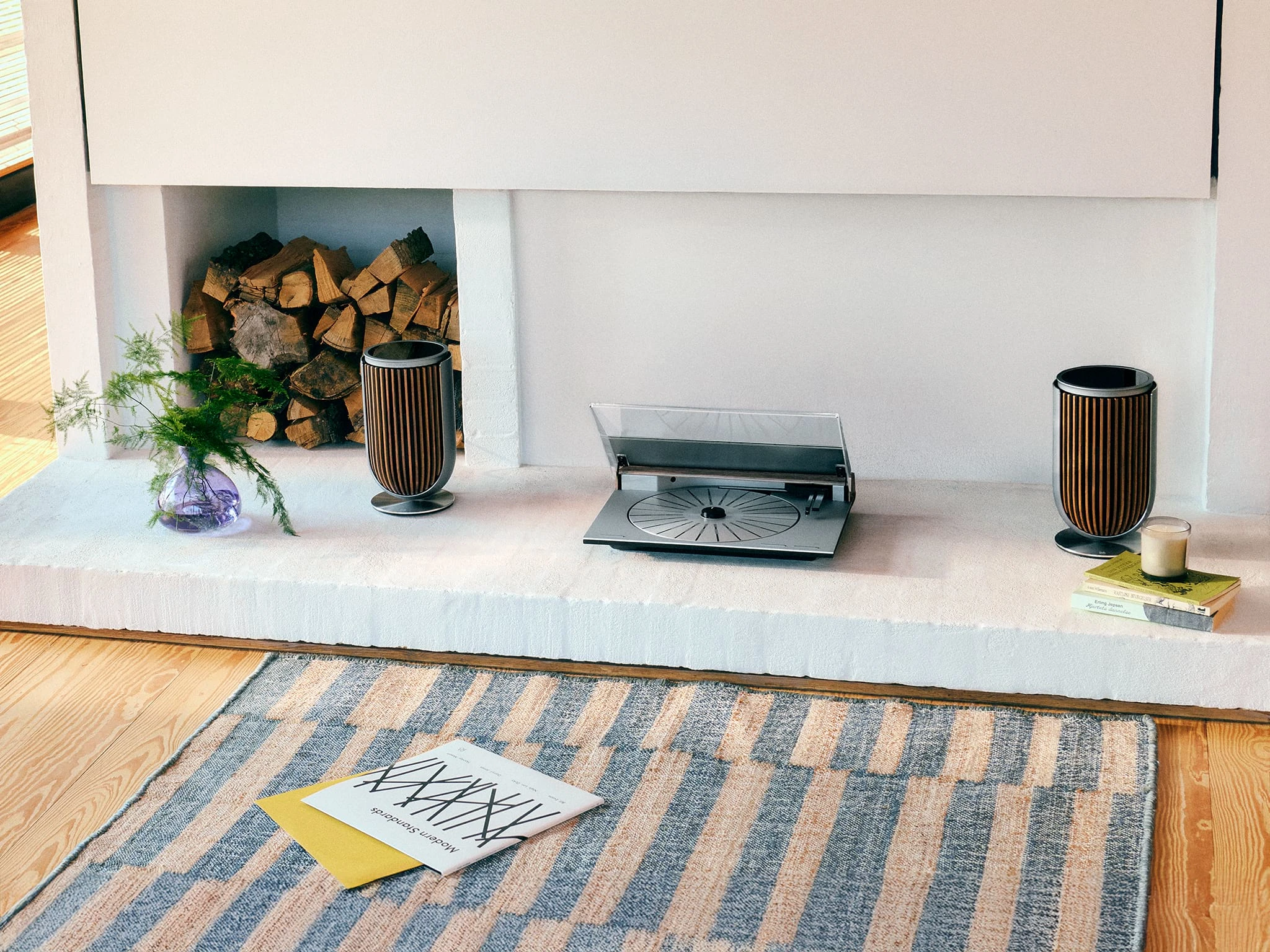 Beogram 3000c and Beolab 8 placed at a fireplace