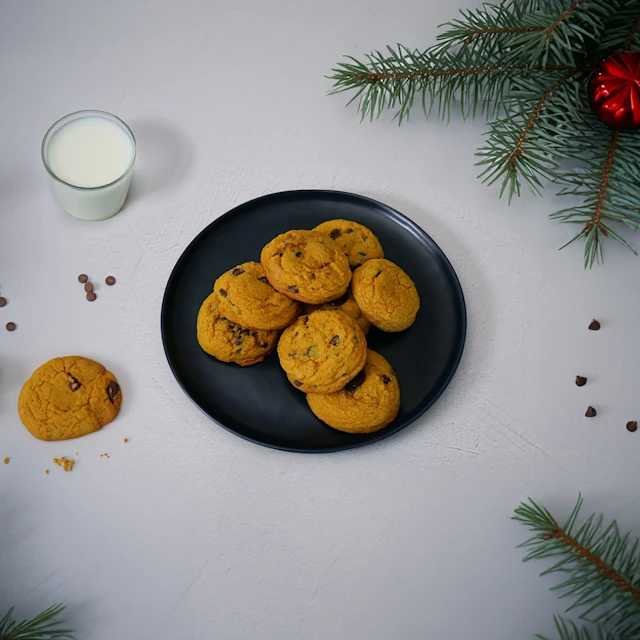 Image of turmeric and chocolate chip cookies